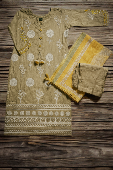 Women Beige Kurta and Pant Set With A Dupatta.